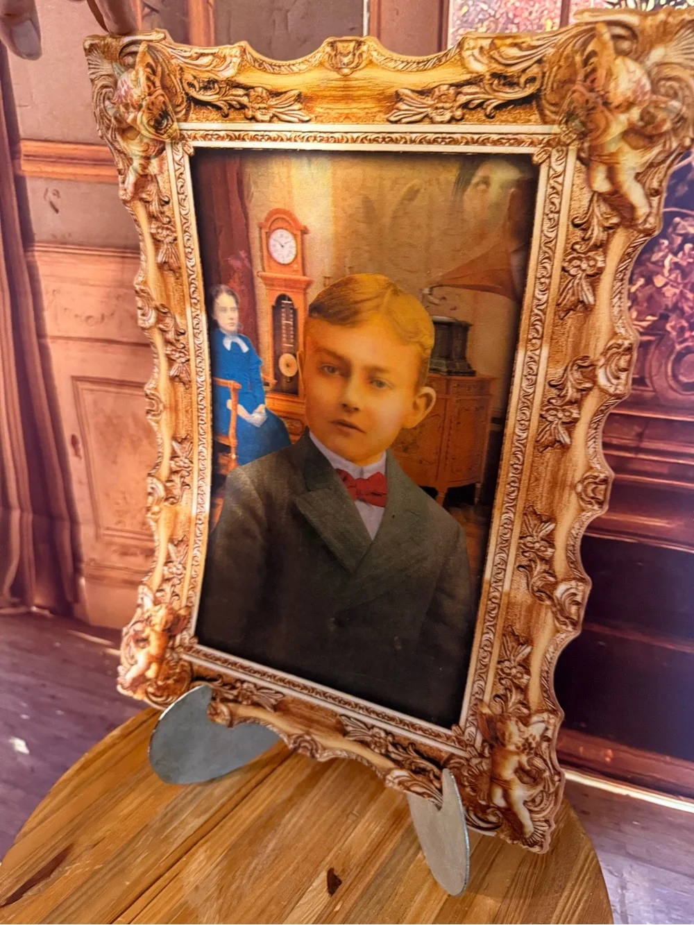 Vintage Look Faux Framed Portrait Halloween Lenticular Spooky Haunted Home